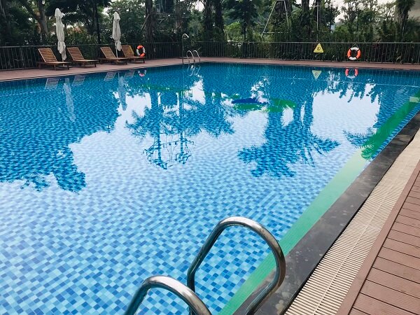 Hướng dẫn xử lý nước hồ bơi bằng Calcium Hypochlorite 70%